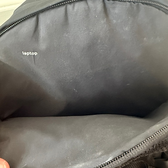Lululemon Everywhere Backpack in 17L in Black - Picture 15 of 17